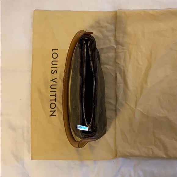 Louis Vuitton leather purse - Picture 8 of 8